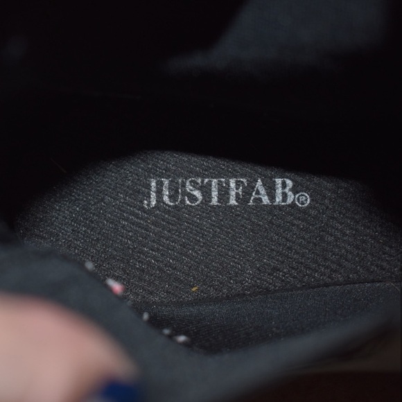 JUSTFAB BLACK RAIN BOOTS - Picture 4 of 4